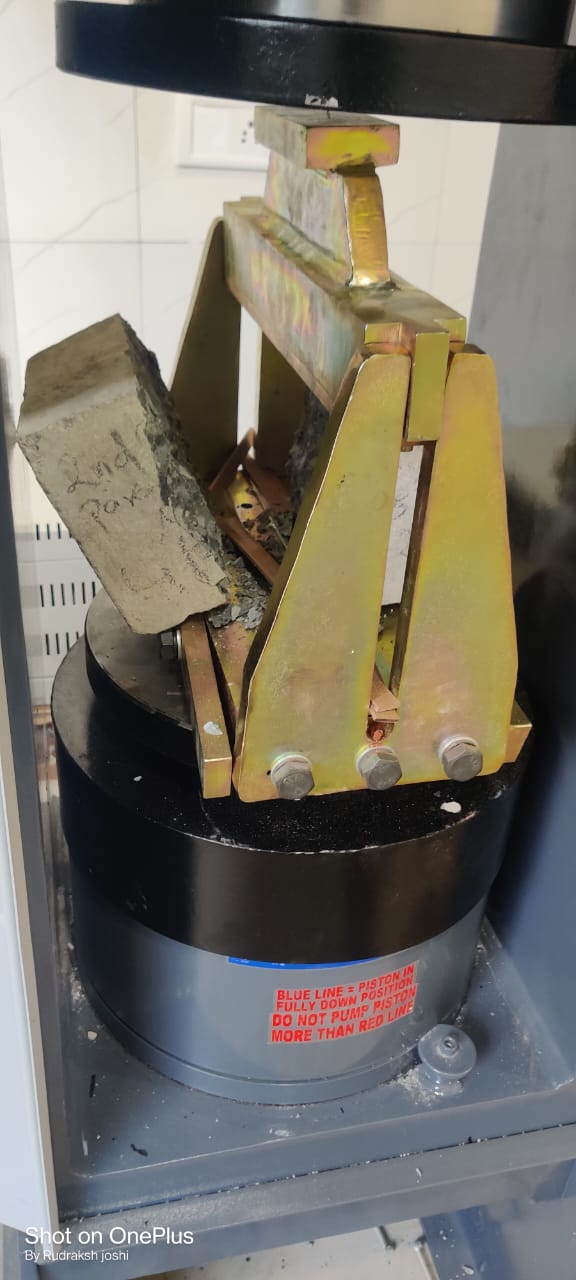SPLITTING TENSILE ATTACHMENT FOR CONCRETE AND PAVER BLOCK